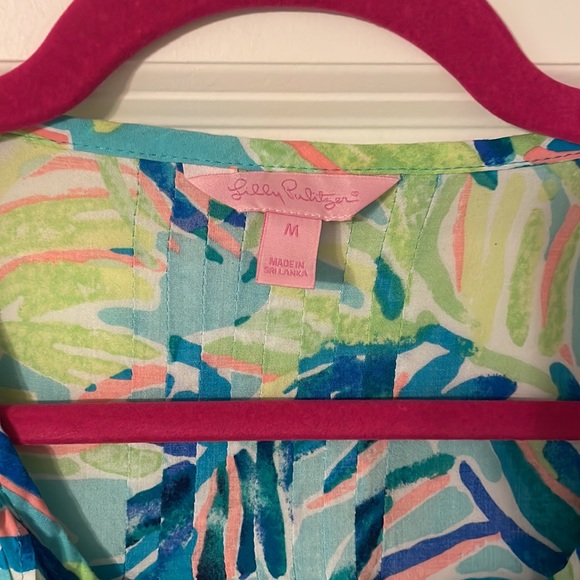 Lilly Pulitzer size medium 3/4 length sleeve blouse - Picture 2 of 4